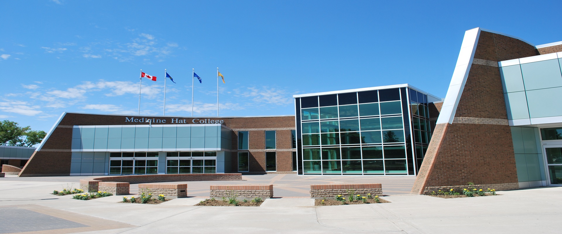 Bachelor of Science - Engineering - University Tra at Medicine Hat College — Canada campus photo 1 | Red Star Immigration