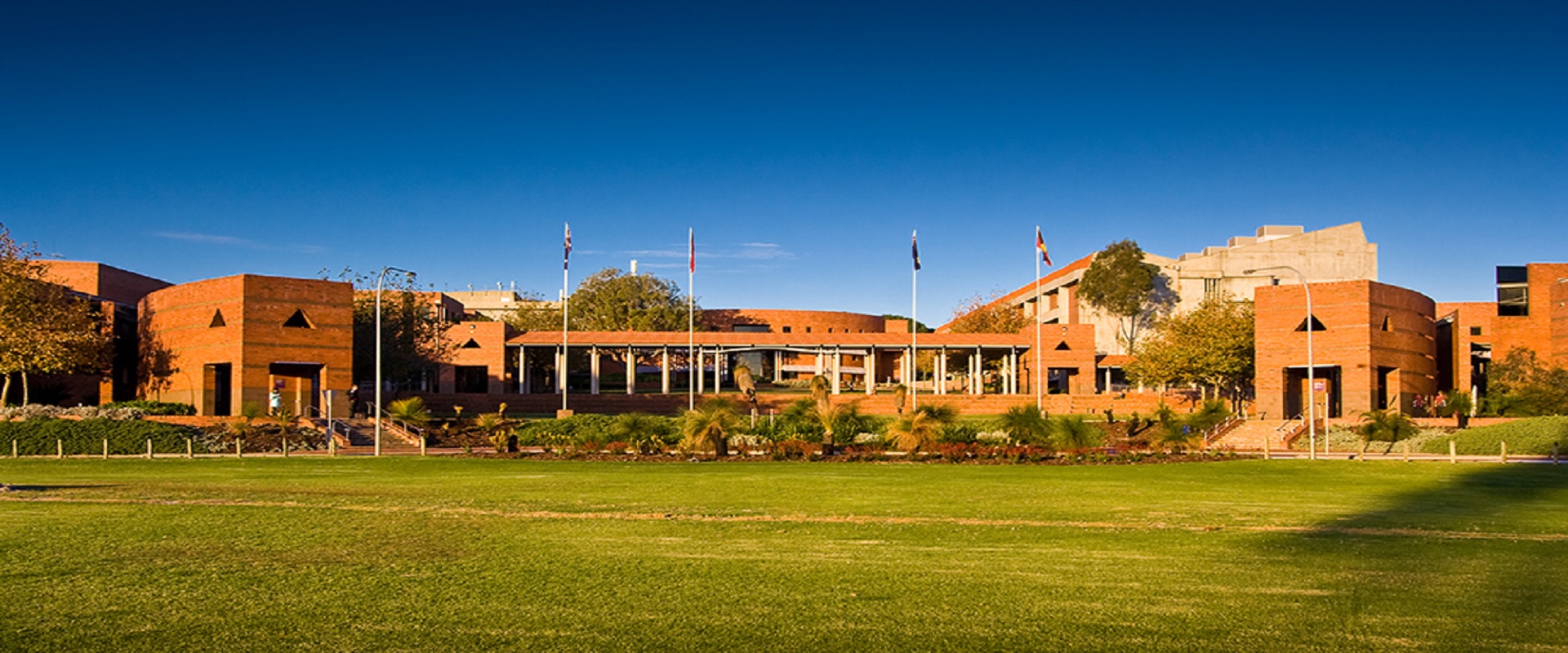 Master of Engineering Science (Electrical Engineer at Curtin university — Australia campus photo 1 | Red Star Immigration