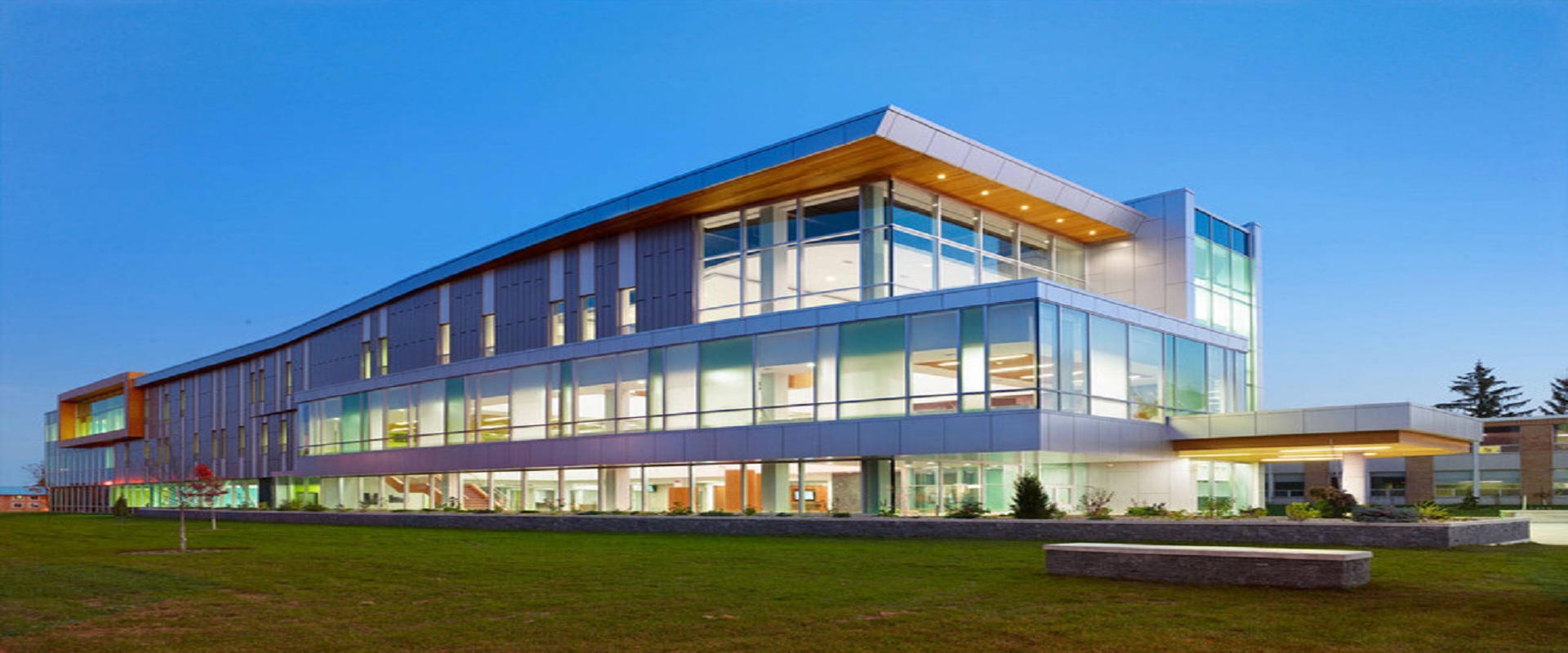 College Diploma - Computer Programming (5995) at Sault College - Toronto — Canada campus photo 1 | Red Star Immigration